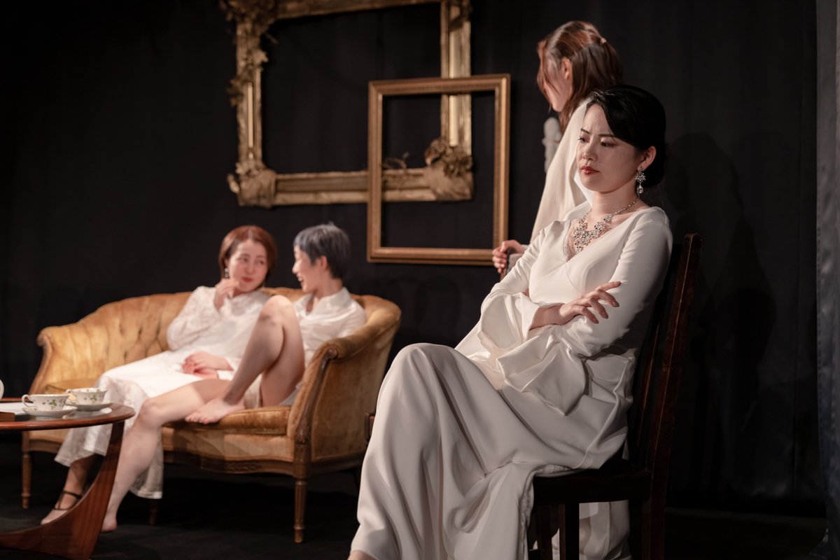Polygam2022's tweet photo. 📺 配信チケットは豪華特典付き

#Polygamy 〜最期の告白〜

本編だけではなく、
1時間10分豪華特典映像がついた配信チケット✨

✨SP✨トークショー
㊙️役者対談
掘り出し公演写真

チーム毎の千秋楽に配信URLをお送りします❣️

劇場でご覧いただいた方も楽しめる映像です😊
https://t.co/8o0g4iOhfP https://t.co/4hEhgXSKX0