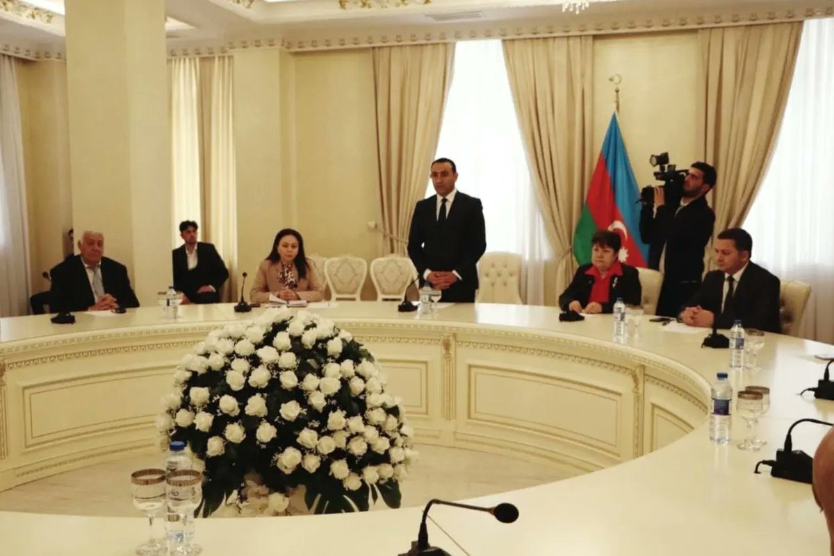 SumqayG's tweet photo. Sumqayıtda “Ulu Öndər Heydər Əliyev irsinin təbliği” mövzusunda dəyirmi masa keçirildi. https://t.co/BRG9kxS6U9