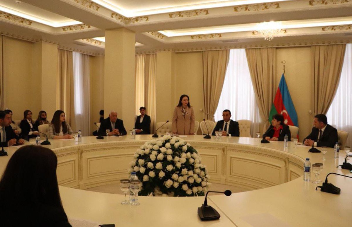 SumqayG's tweet photo. Sumqayıtda “Ulu Öndər Heydər Əliyev irsinin təbliği” mövzusunda dəyirmi masa keçirildi. https://t.co/BRG9kxS6U9