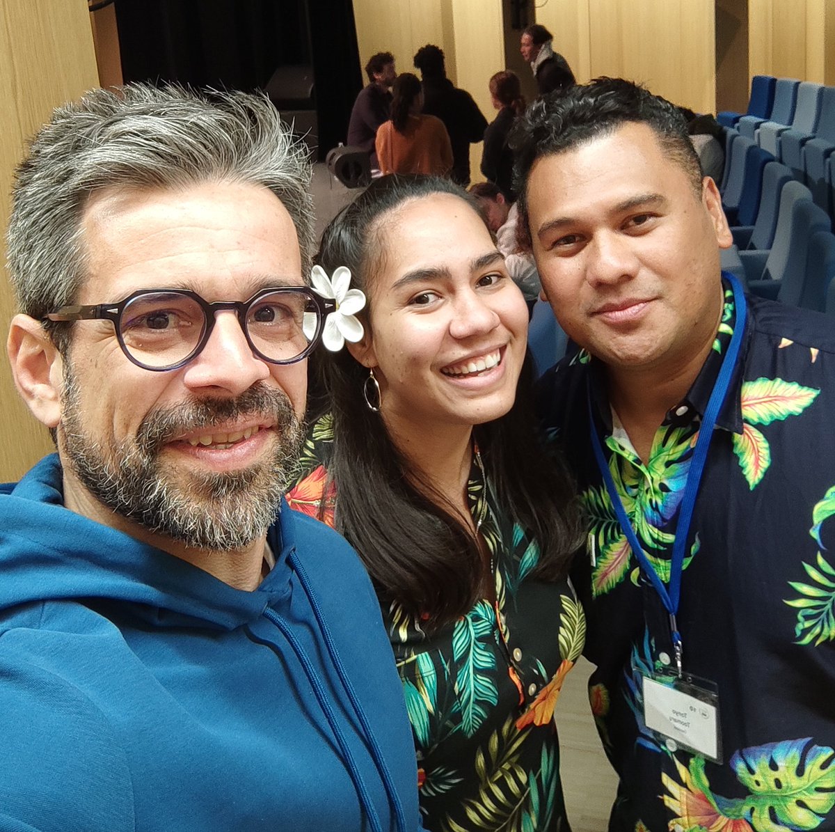 xavierteissedre's tweet photo. C'est la fin de cette super demi finale #MT180.
Merci et bravo aux 58 doctorants et doctorantes.
Avec Jade &amp; Tonyo, formidables candidats venus Tahiti 🌸
#MT180 https://t.co/Fv8Zft7Ee1