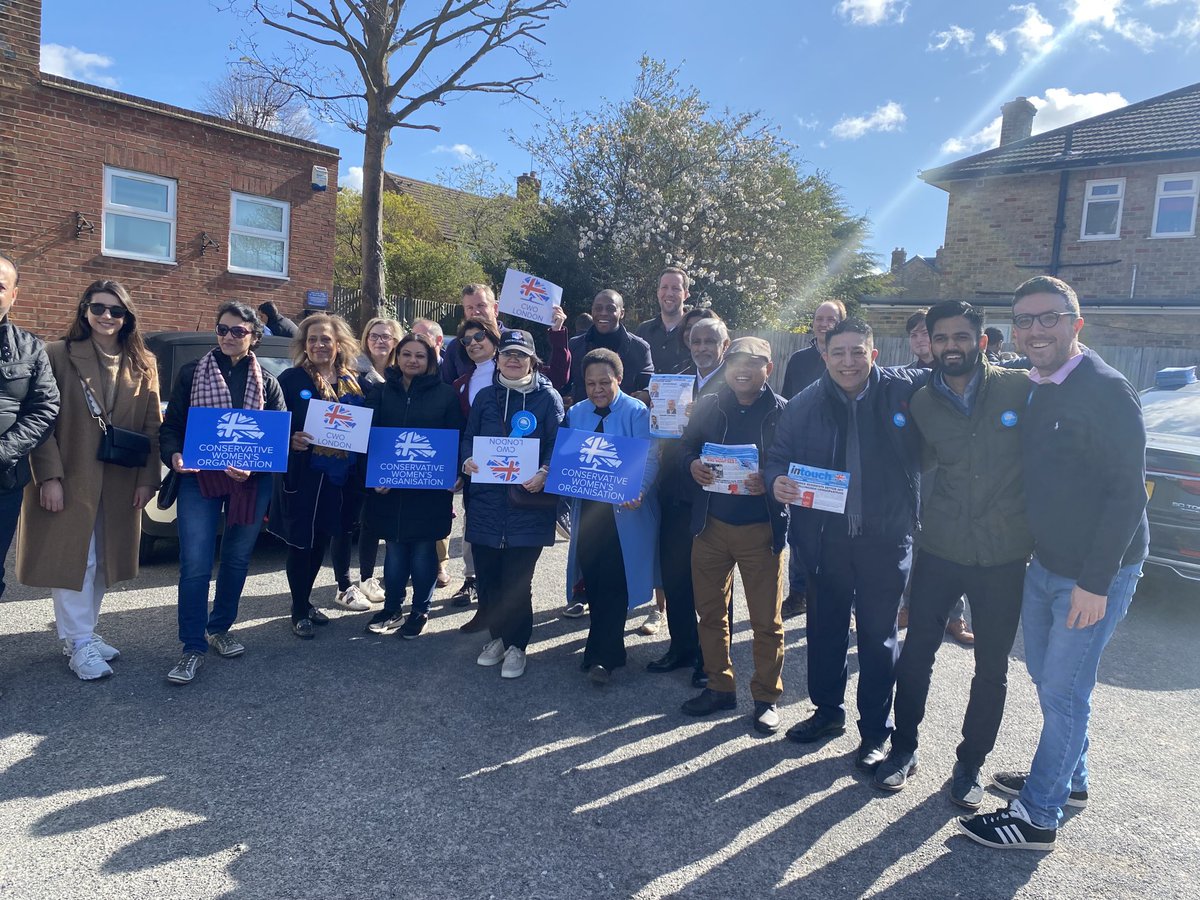 On a beautiful day@with Uxbridge Conservatives and many Friends ⁦@cwowomen⁩ ⁦@LondonCWO⁩ ⁦@ChrisVinante⁩ ⁦@ConHome⁩ @charlotte Palmer ⁦@neeteshg⁩