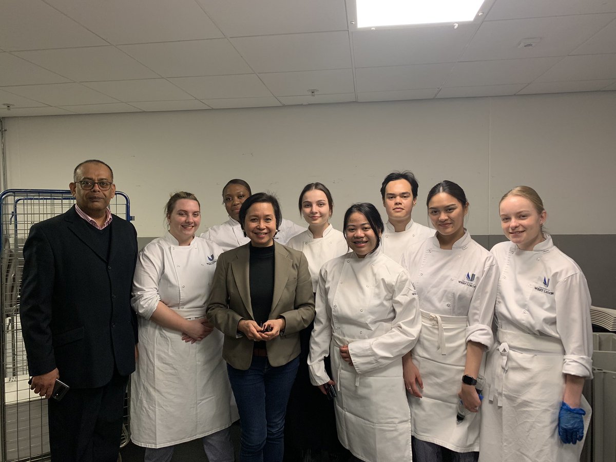 ZestQuestAsia's tweet photo. Thank you to team @UniWestLondon @NathanUwl and Chef Gerald and Chef Arun and @CafeSpiceNamast for preparing the brilliant reception canapés and dinner #ZestQuestAsia2022 https://t.co/TZlPt5mQYJ