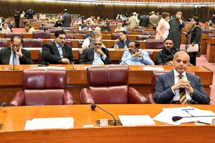 ABBASBUTTNA711's tweet photo. In National Assembly Of Pakistan 🇵🇰
#GoSelectedGo https://t.co/PHRLMlKsCd