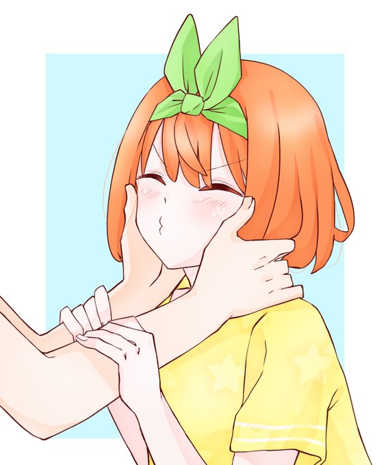 「cheek squash hands on another's cheeks」 illustration images(Latest)