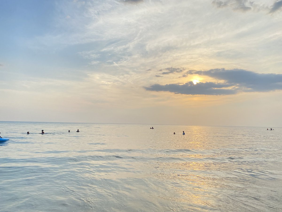 homebakecup's tweet photo. sea ☀️🪥 https://t.co/xpfkE08EyA