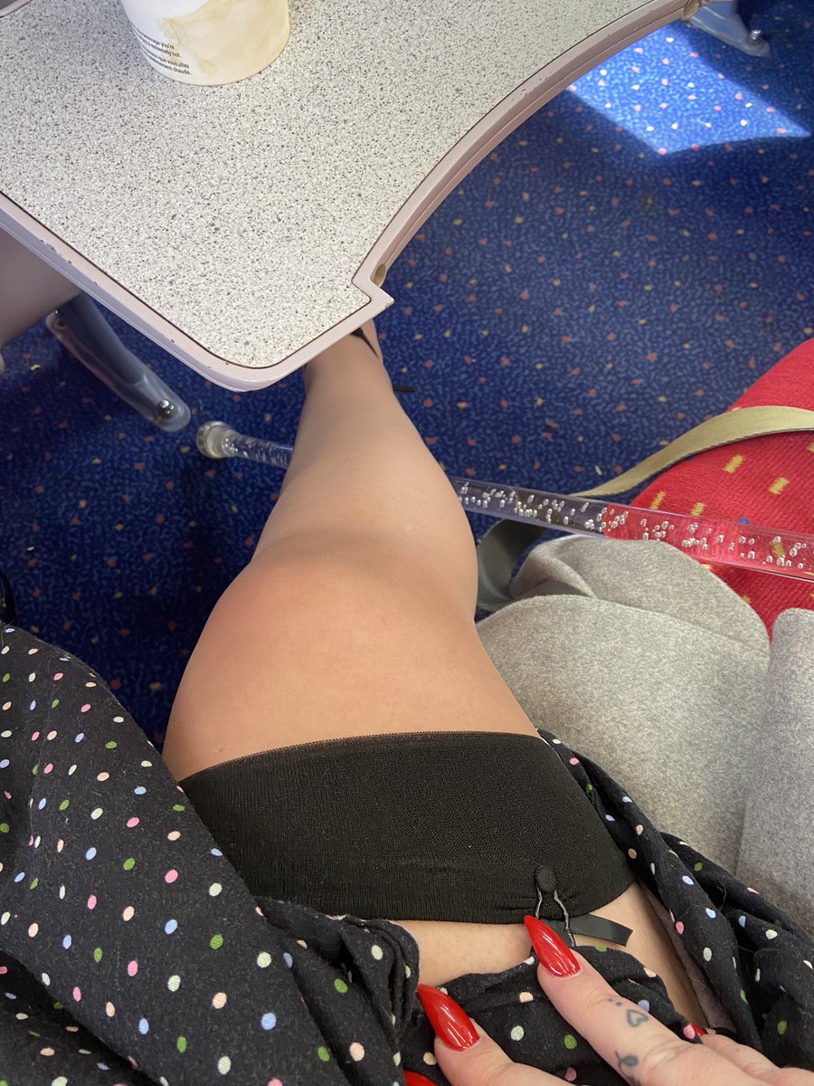 Minxymissy's tweet photo. Well I couldn’t not could I… it’s tradition… #trainflash https://t.co/vwZHIw54t6