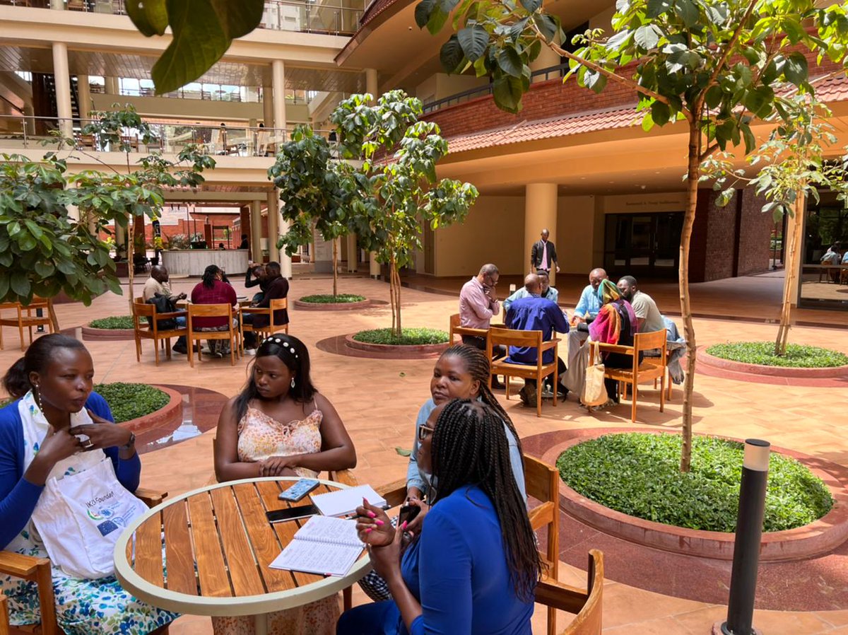 AKU_GSMC's tweet photo. ITS A WRAP!
We held the final #MediaManagersBootcamp session which had interactive discussions between the trainees & young media consumers. The aim of the discussions were for the trainees to hear feedback & insights on their content. Thank you @USEmbassyKenya for the support. https://t.co/fwscXE19Wh