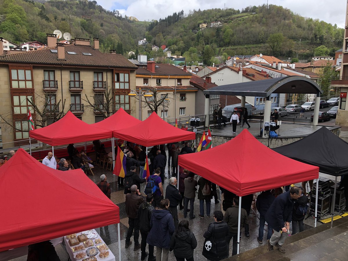 Hoy en #Eibar conmemoramos la proclamación de la II República y reclamamos la #IIIRepúblicaYa