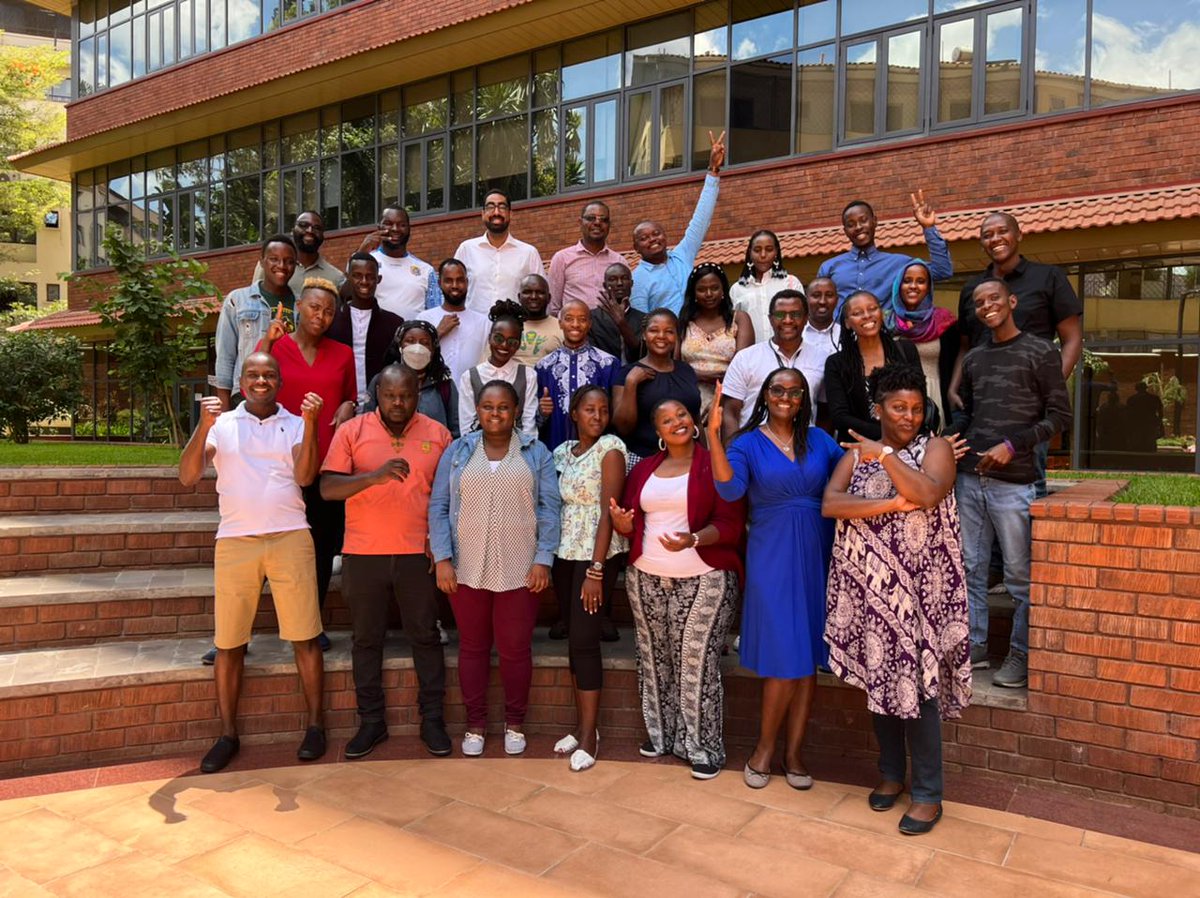 AKU_GSMC's tweet photo. ITS A WRAP!
We held the final #MediaManagersBootcamp session which had interactive discussions between the trainees & young media consumers. The aim of the discussions were for the trainees to hear feedback & insights on their content. Thank you @USEmbassyKenya for the support. https://t.co/fwscXE19Wh