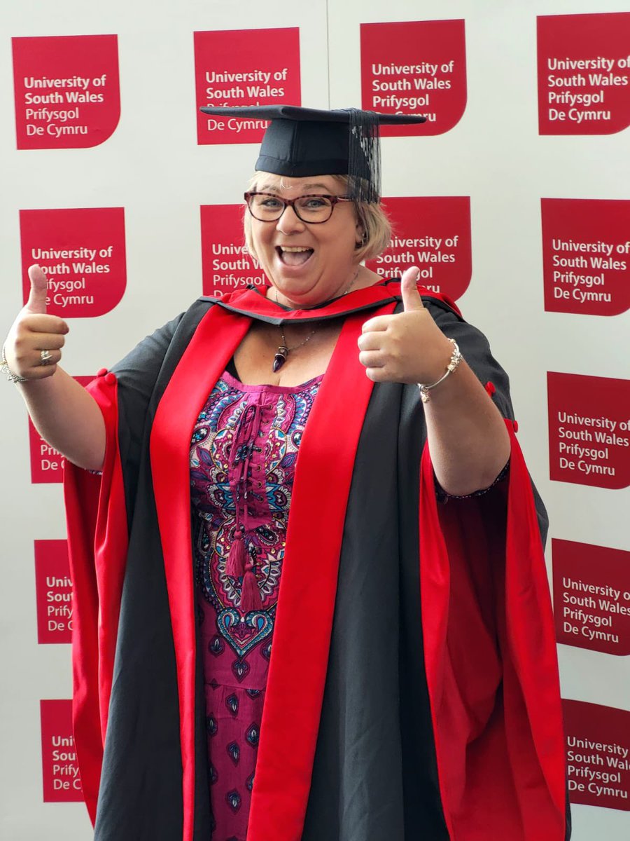 SandraS09445155's tweet photo. Sandra Smith MA #maturestudent #followyourdreams https://t.co/ftIgbScRYJ
