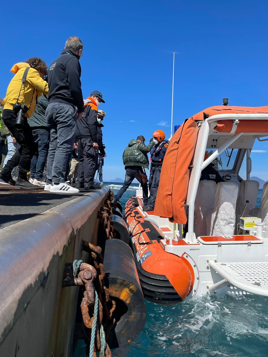 DPCgov's tweet photo. #9aprile 🌋 Esercitazione #Vulcano2022: le strutture operative di #protezionecivile sono al lavoro per testare le procedure in caso di emergenza sull'Isola e simulare le attività di assistenza e soccorso della popolazione, con la massima attenzione per le esigenze di ciascuno. https://t.co/r1RtNaeorw