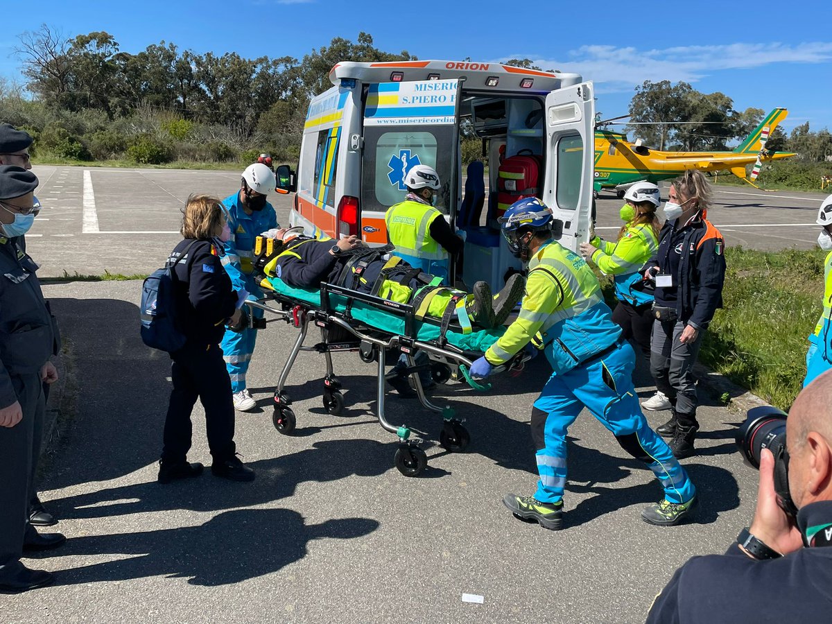DPCgov's tweet photo. #9aprile 🌋 Esercitazione #Vulcano2022: le strutture operative di #protezionecivile sono al lavoro per testare le procedure in caso di emergenza sull'Isola e simulare le attività di assistenza e soccorso della popolazione, con la massima attenzione per le esigenze di ciascuno. https://t.co/r1RtNaeorw