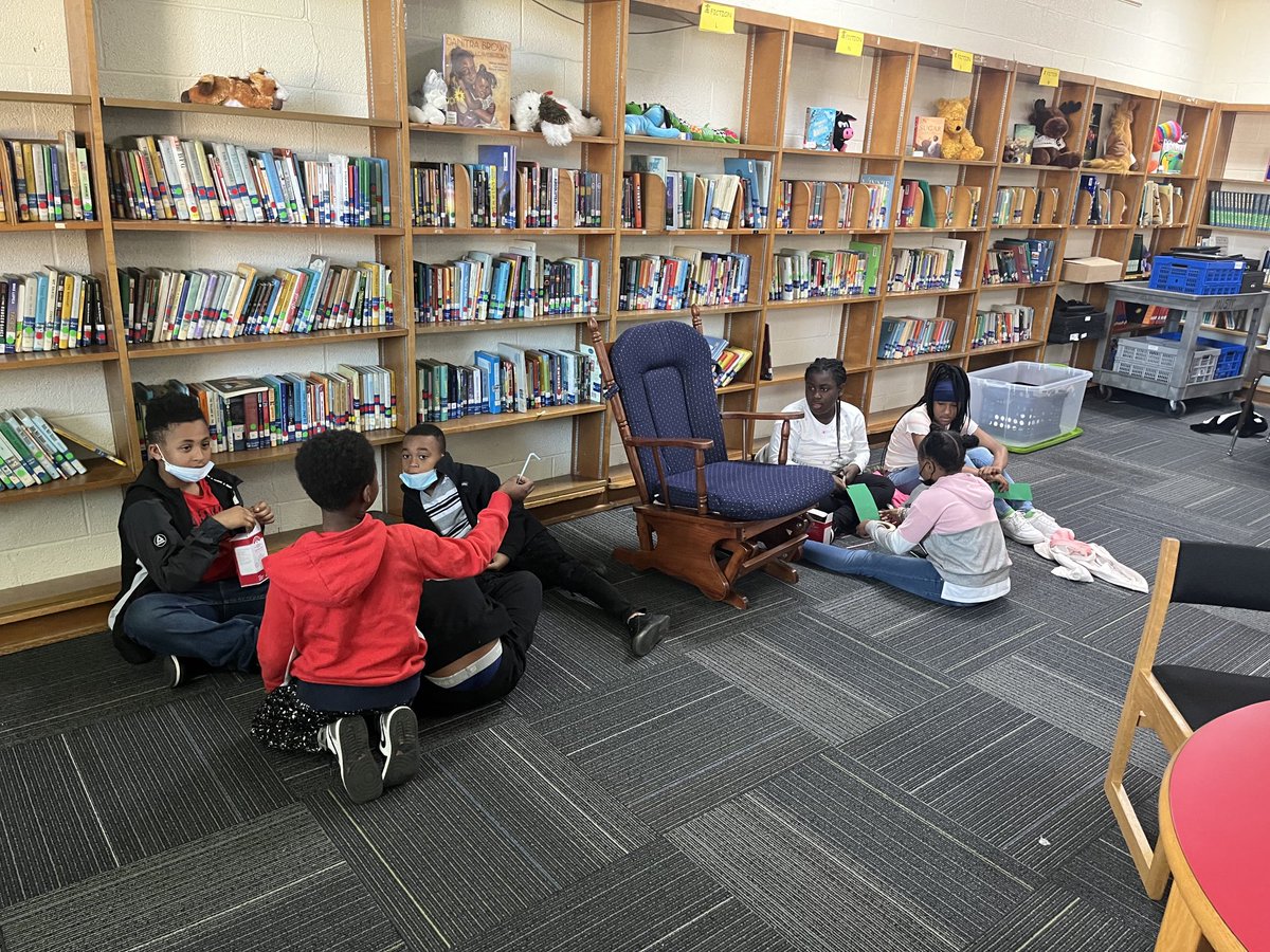 RHilliard17's tweet photo. 2nd and 3rd grade having fun completing our Spring STEAM activities. We had fun decorating eggs and having relays. We also made egg containers. 3 teams were successful in keeping their eggs safe when dropped from the school roof!!!  #steam #springbreak  ⁦@EMRollinsSTEAM1⁩ https://t.co/gyxoYmUFrK
