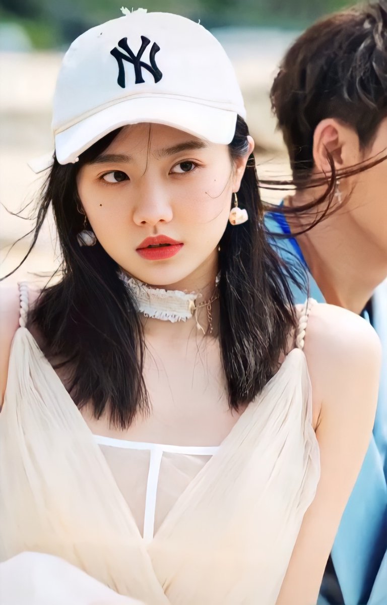 dengweii's tweet photo. baby when you will join costume drama
and please find new company who will treat you better than this
im so done you wasted your precious time for that shyiit company
#PanMeiye #MissTheDragon #crossfire #DengWei #ifvoicehasmemory
#판메이예 #潘美烨 #반미엽 #พานเหม่ยเย่ #邓为 https://t.co/9hUAFSueJX