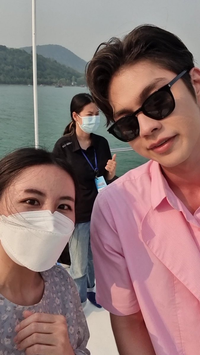 CtrlPlusbright's tweet image. เซลฟี่กับใครก็ไม่เขินเท่าคนนี้❤️ #1daytripBWDNxนมเปรี้ยวดัชมิลล์ 
#bbrightvc @bbrightvc