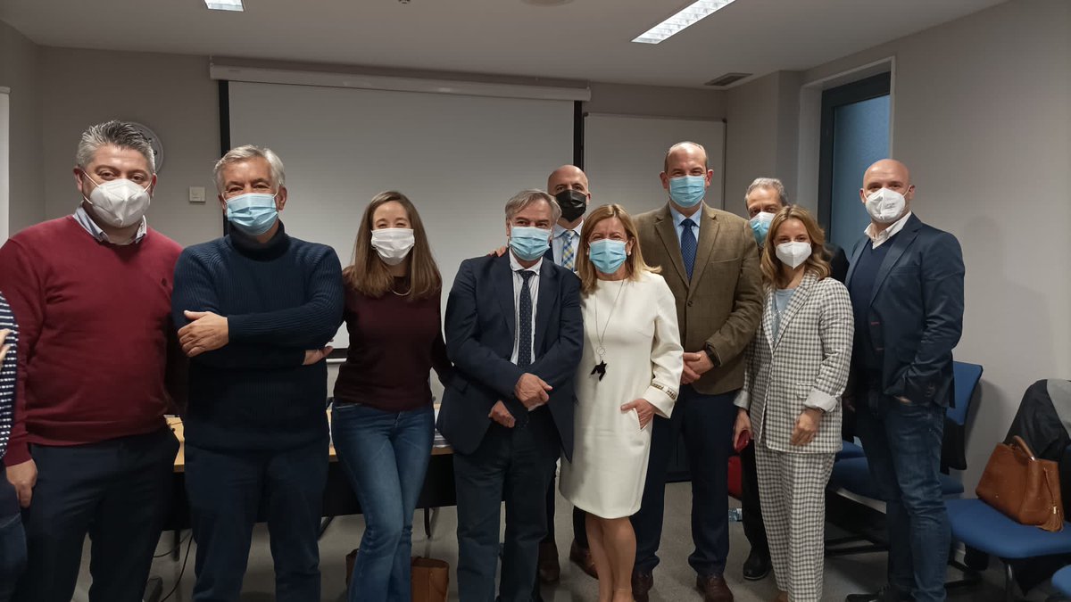 Ayer fue la inauguración del I curso de Gestión para Jefes de Servicio de #SACYL, gran iniciativa de <a href="/goni_zaballa/">María Goñi Zaballa</a> y <a href="/javigalvarez/">Javier G Álvarez</a>, con presencia institucional y visibilidad para la Anestesiología, la especialidad que como se remarcó, da soluciones a los problemas. #SomosSacyl