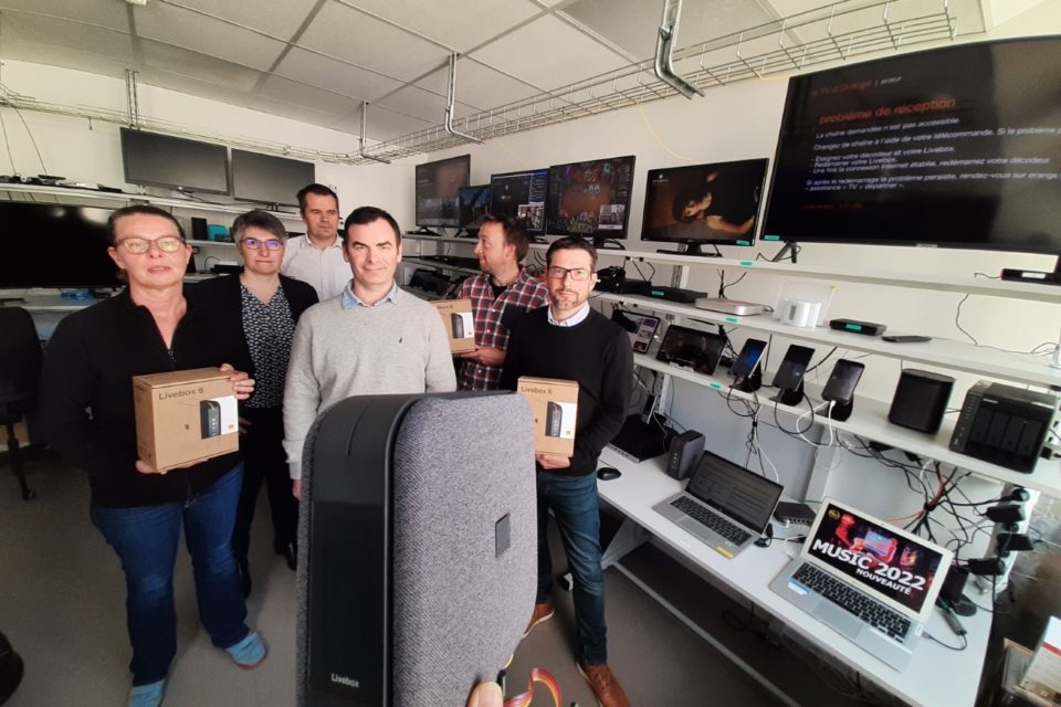 #Lannion la nouvelle #Livebox6 testée à @ville_lannion <a href="/Anticipa/">Technopole Anticipa 💙💛</a> <a href="/ebothorel/">Éric Bothorel #FreeCécileKohler</a> <a href="/JacobsPierre/">Pierre Jacobs</a> <a href="/delphineescure/">Delphine Escure</a> <a href="/orange/">Orange</a> actu.fr/bretagne/lanni…