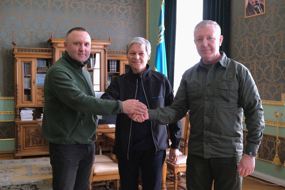 In Chernivtsi🇺🇦 together with Gorvernor Seghei Osachuk, and deputy governor Bohdan Ivanovich. Finding out how we can help more efficiently, discussed support for internally displaced persons in Ukraine, post-conflict reconstruction &amp; start of negotiations for accession to the 🇪🇺