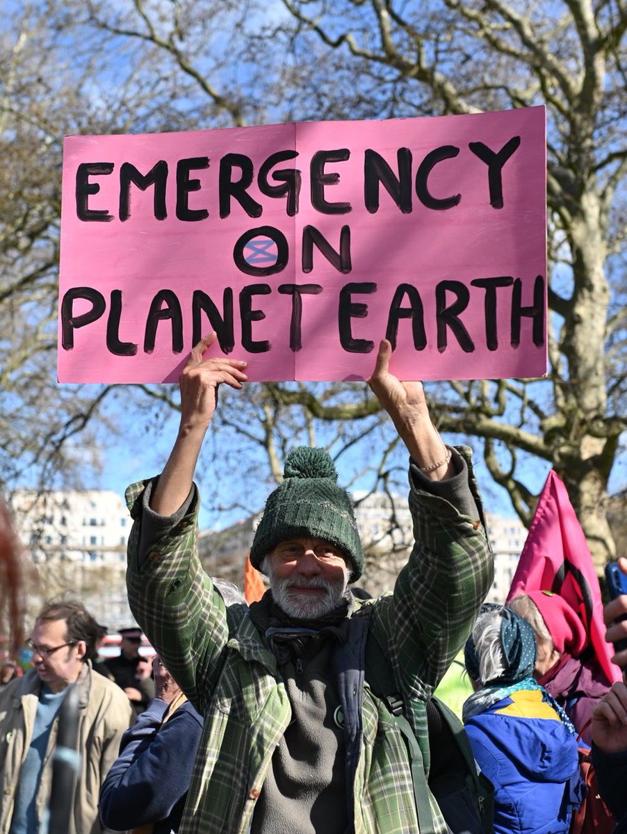XRebellionUK's tweet photo. People are arriving to pressure for action and put a stop to oil in a #ClimateEmergency.
Will you stand by?
Or will you hop to it?
Lettuce pray the Government act now, cause it doesn't seem like they carrot at all about our future.
Yes, there's a bunny, come say hello. ๐ https://t.co/lTvmaW7ihS