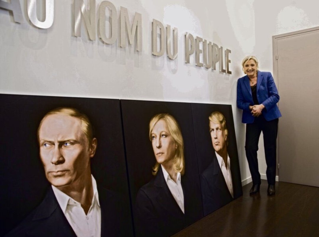 Handschlag mit Putin dies das. Persönlich finde ich dieses Bild in seiner Gesamtheit viel schlimmer.