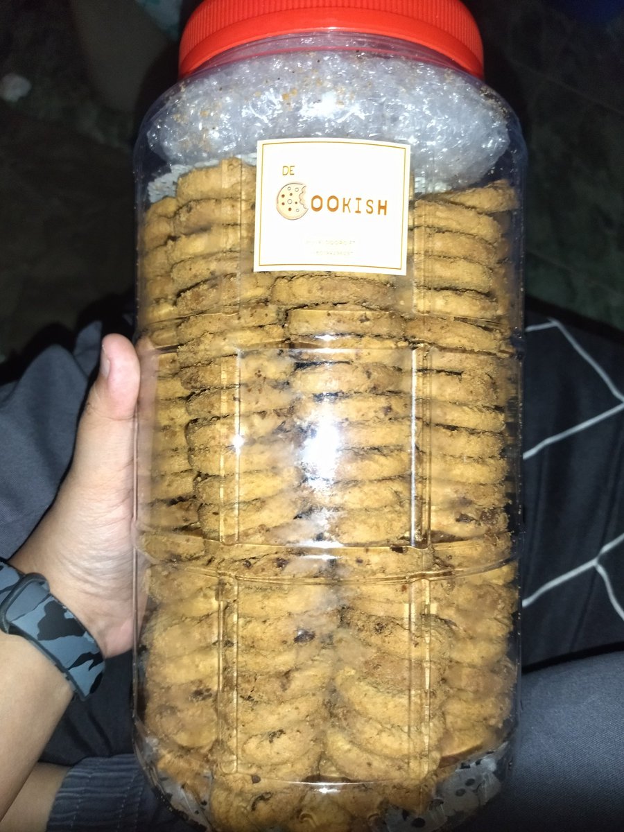 coolestxEl's tweet photo. Sampai dah first kuih raya saya tahun ni. Pheww repeat order 2nd time sebab sedap hishh tak bawak bincang hahaha thanks @naaDeCOOKISH ✨✨ https://t.co/lqqv6piG8I