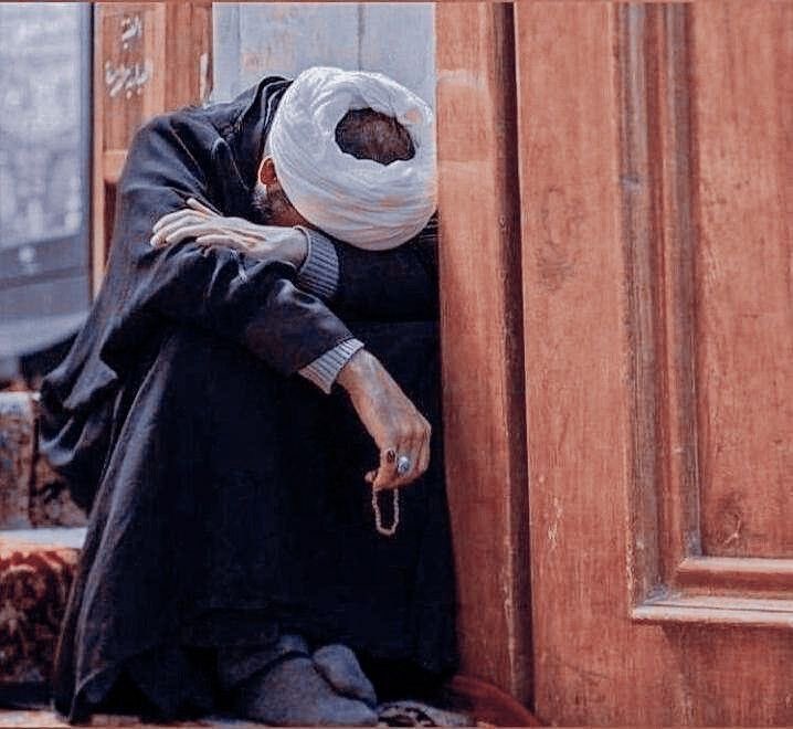 لا تحرجوا كبار السن ولا تختبروهم في ذاكراتهم 

*عرفتني؟! 
*من أنا أو ابن من ؟! 

سلم عليهم وقل اسمك وعرف بنفسك ، 

النسيان مؤلم جداً.

إذا خانتهم الذاكرة فلا يخونك الأدب ..
