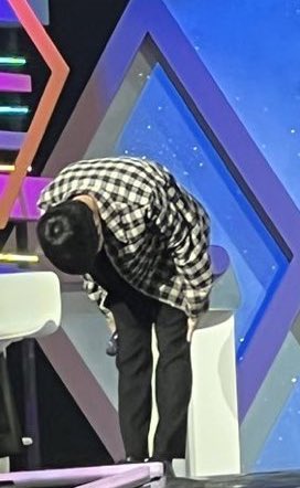 archiveforsoo's tweet photo. A 90 degree bow. DOH KYUNGSOO 🥺🥺🥺 https://t.co/TKZnHdFjyI