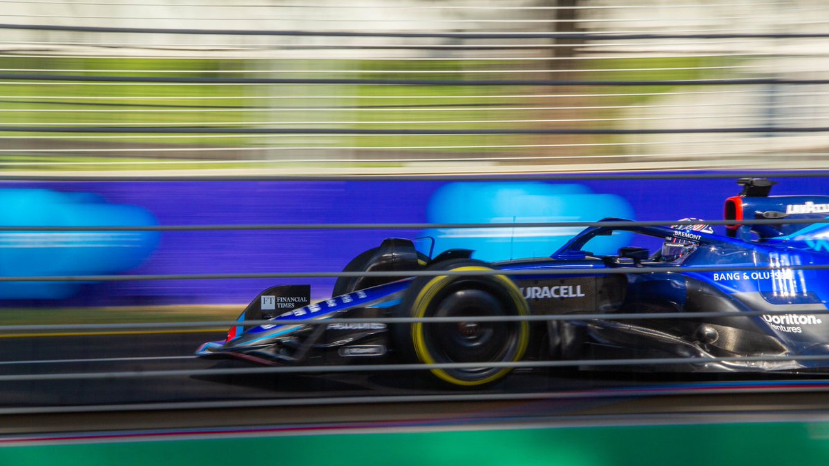luc4sfoto's tweet image. Friday at the #AusGP 

First day of the cars being on track and got some pretty decent shots of the f1 cars in practice 1 and 2 :)
