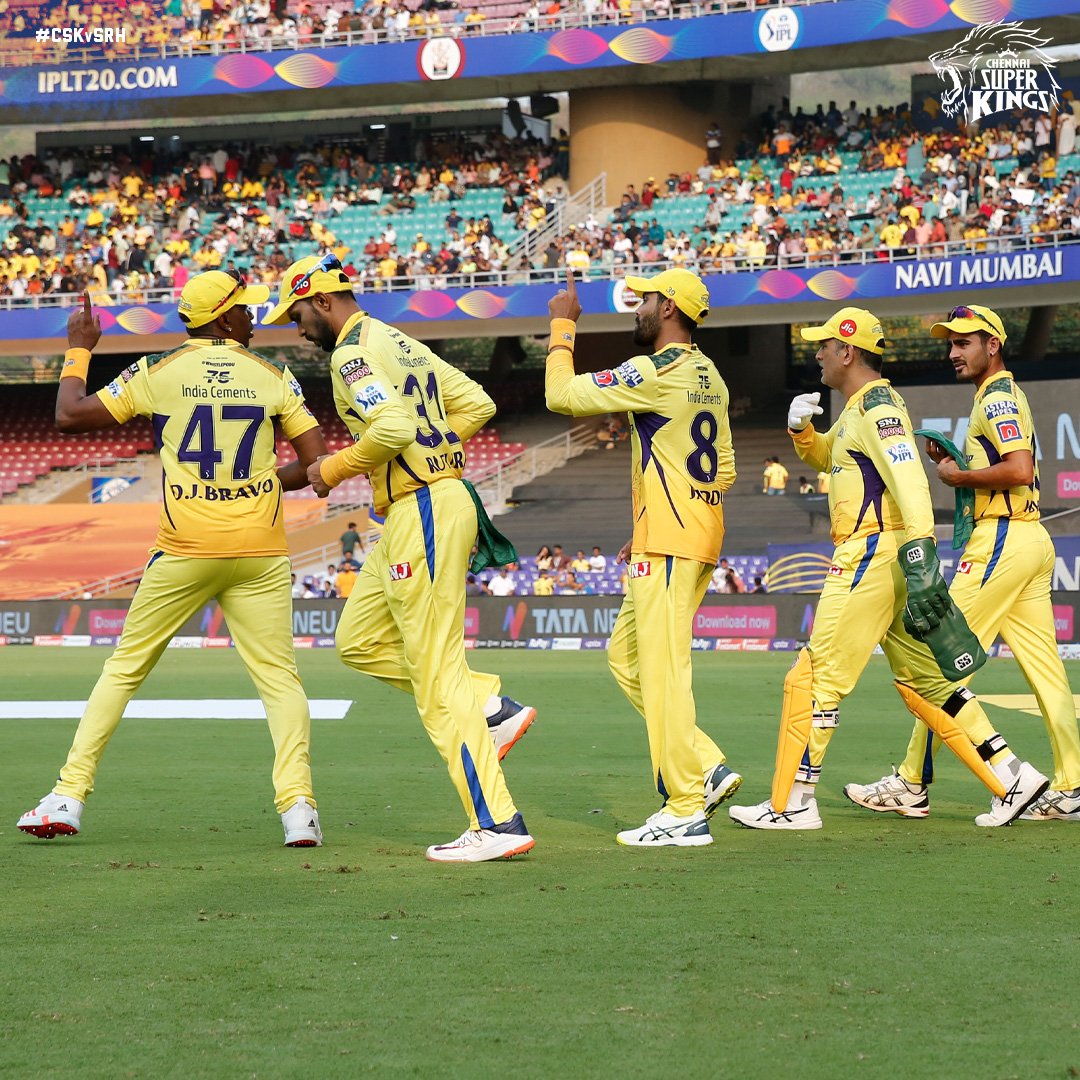 ChennaiIPL's tweet photo. Not our night..Yellove is all we need! ππ
#CSKvSRH #WhistlePodu https://t.co/luLPgOKhZg