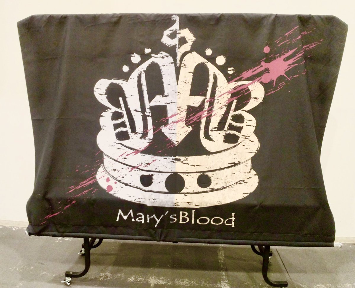 shun_drums0627's tweet photo. 古谷さんとMary's Blood観てきたよ〜。僕も5年振りに観せてもらいましたが、YASHIROちゃんもSAKIちゃんも演奏は勿論の事、やっぱバンドだとより華やかでカッコよかった(^^) 良いライブを観せてもらいました！ https://t.co/mCeMr90iOS