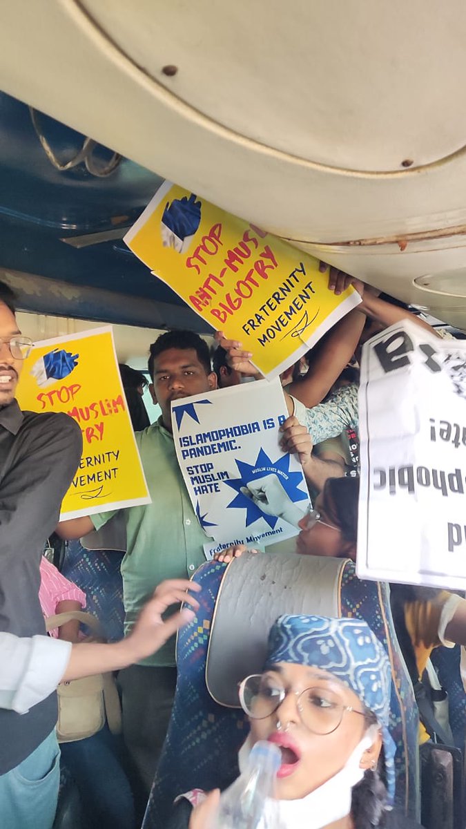 Fraternity_movt's tweet photo. Fraternity Movement activists along with other organisations got detained by Delhi police while protesting infront of the UP Bhawan against the anti-Muslim hate speeches in Uttar Pradesh.
#ArrestBajrangMuni
#protestisourright
#Islamophobia_in_india
#Islamophobia https://t.co/UYqdbd8gb4