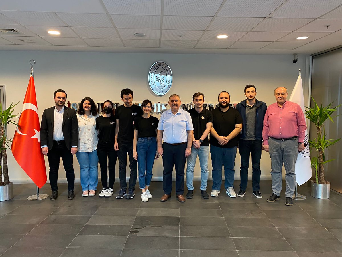 ProfDrKoyuncu's tweet photo. Görüşmelerimizin devamında @Parsroket Takımı ile bu sene ilk kez katılacakları Teknofest hakkında konuştuk. 

Haziran ayında Amerika’da gerçekleşecek olan "Irec-spaceport America Cup" yarışmasına da katılacaklar.

Ödül ve kupalarla neticelenecek başarılar dilerim.🏆 https://t.co/aPCrj4Nz4H