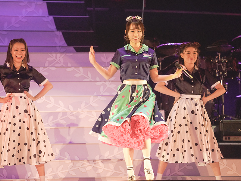 tbschannel's tweet photo. 明日午後6時半から再放送🌟
#水樹奈々 さんのライブ＆スペシャルプログラムをTBSチャンネル1でお届けします♪

初回放送時にはたくさんのメッセージありがとうございました！

#LIVE_RUNNER 全編ノーカット、そして過去20年間のライブ映像の数々。永久保存版の3時間をぜひ😊
→https://t.co/SfxgFURqn8 https://t.co/EBhcDPB8H3