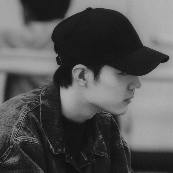 lnnwangji's tweet photo. HIS REGRETS AND PROMISES
— #bjyx filo socmed au

;; wherein Xiao Zhan who’s about to retire as a hacker was offered to destroy Wang Yibo’s career as his last mission. Knowing that he won’t meet the guy, he accepted it, but who would have thought he will regret it later on? https://t.co/RSQbfxoxNN