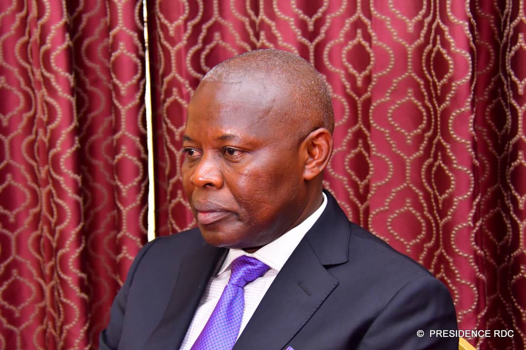 nk_unc's tweet photo. #UNCRDC, 8.4.2020 - 8.4.2022, 2 ans jrs pr jrs ke notre Pdt le pacificateur @VitalKamerhe1 avait été cueilli par une justice à la solde des forces obscures. une date sombre pr les hommes épris de paix et de justice. La vérité finira par triompher ns avons la foi @BillyKambale1 https://t.co/OhV4N3J4Jm