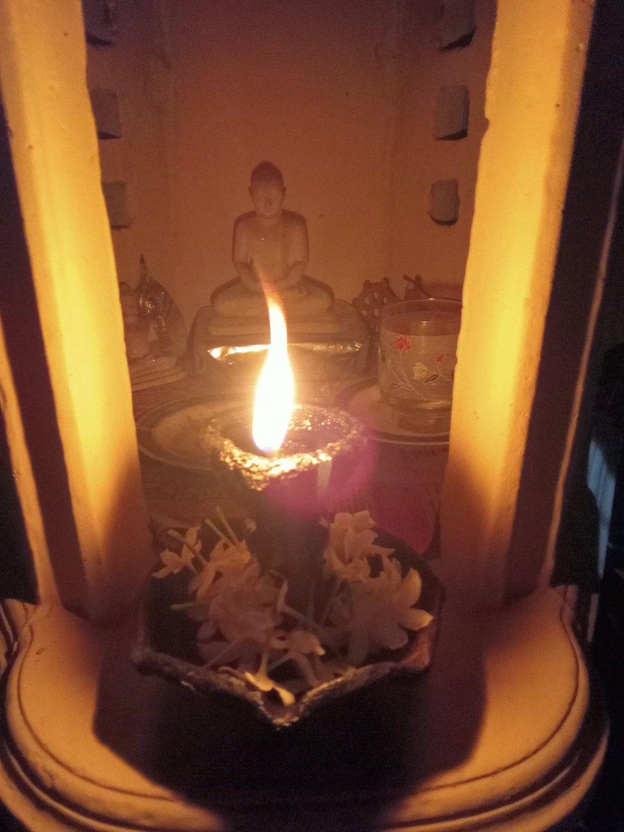 BadEvilDream's tweet photo. Pray for Sri Lanka..
@nctzenslk
@TBZ_SriLanka
@CaratsSl
@EpexSrilanka
#GiveUsOurStolenMoneyBack
#Build_MyCountry_Back
#handstogether_withslkfans https://t.co/WwU4DgfeBq