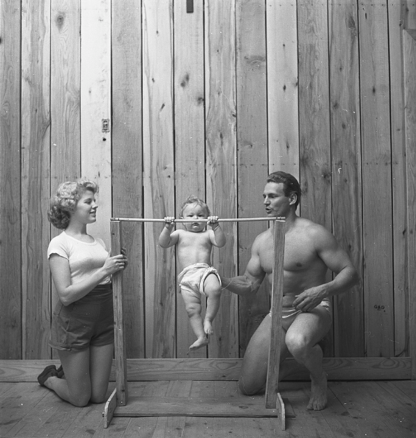 LaocoonofTroy's tweet photo. Bodybuilder Gene Jantzen with wife Pat, and eleven-month-old son Kent. June, 1947
Library of Congress photo
@Babygravy9 
@grecian_the https://t.co/fsYPDgyzPT