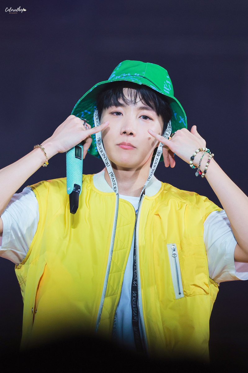 colored_hope's tweet photo. 220409 PTD VEGAS

#jhope #제이홉 #호석 
 #정호석 #호비 #BTS     
 #방탄소년단      #hobi https://t.co/0XgIQuN1Y9