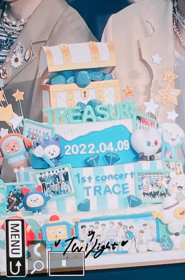 chs990421's tweet photo. 220409
#choihyunsuk #최현석 
#treasure   #트레저 https://t.co/SWO0AHnqph
