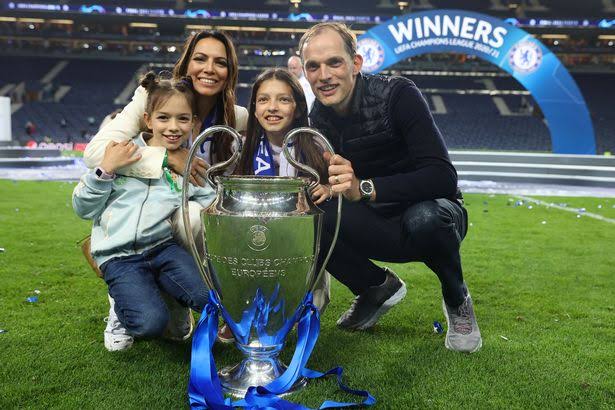 FreeKickTR's tweet photo. Sissi, 13 yıllık eşi Thomas Tuchel'den boşandı.

Tuchel: "Sizi isteyen birine aşık olun. Size yardım eden, sizi destekleyen... Sizi özleyen, sizinle yaşlanmak isteyen... Sadece bir beden ya da yüze aşık olmayın." https://t.co/4nVh9AQGwu