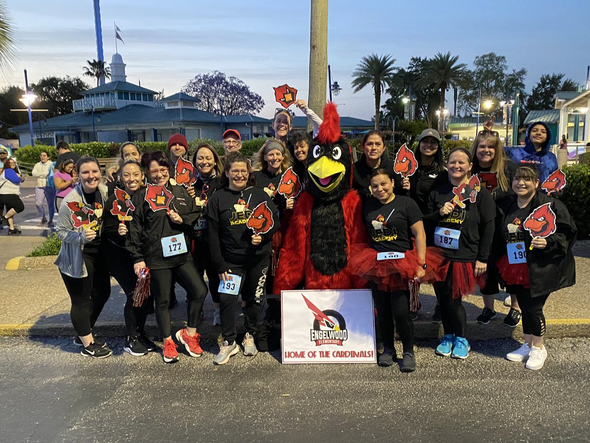 Our Cardinals are ready to SOAR across the finish line! Way to go Team Engelwood - rock the 5k School Spirit Run 👟
