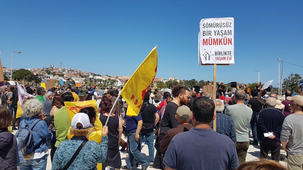 Datça'da yüzlerce kişi zamlara ve hayat pahalılıģına karşı "Geçinemiyoruz yete gari!" diye haykırdı. #YeteGari #Gecinemiyoruz #BaşkaBirYaşamMümkün
