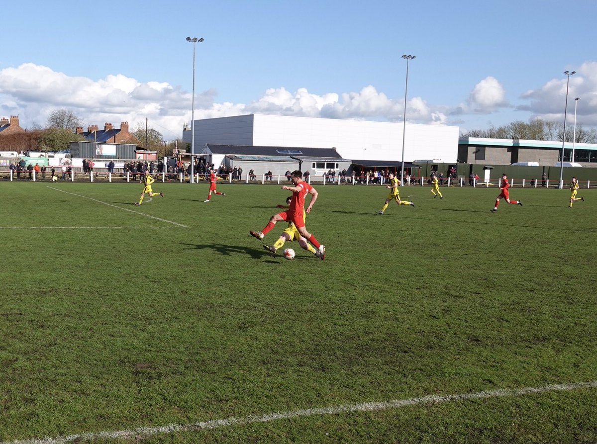 NigeldotD's tweet photo. A late selection of pics from @NostellMWFC v @SelbyTown_FC https://t.co/fqEXUEaqs3