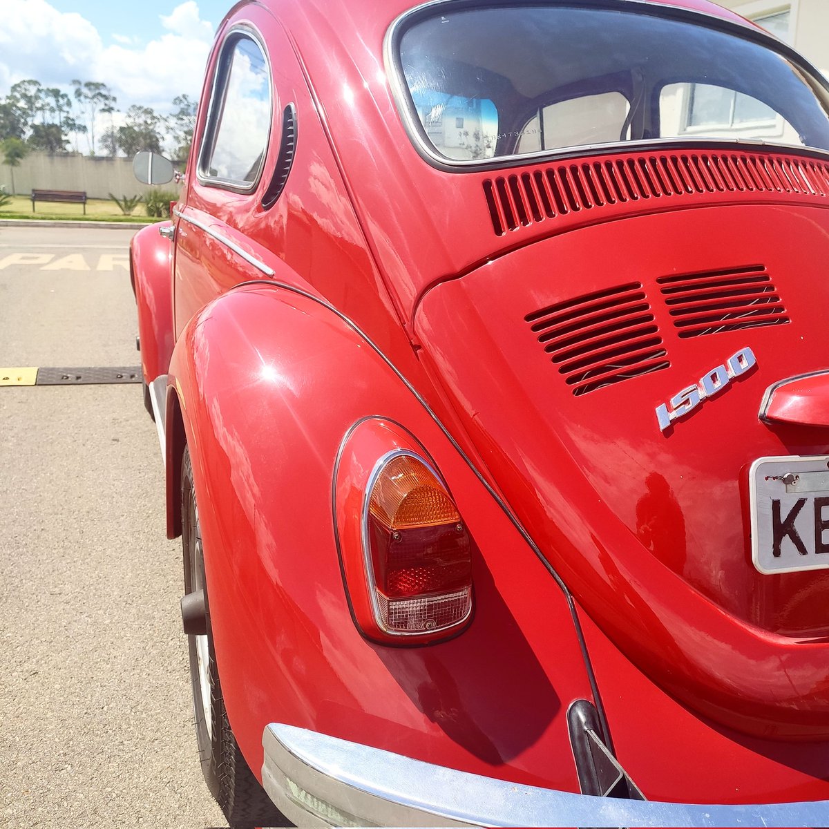 omarciovsena's tweet photo. Vermelhinho passando no seu feed.
#fusca #fuscavolks #fuscavermelho #fuscavw #fusca1500 #fuscagoiania #fuscaanapolis #aircooled https://t.co/Igpbda7zaa