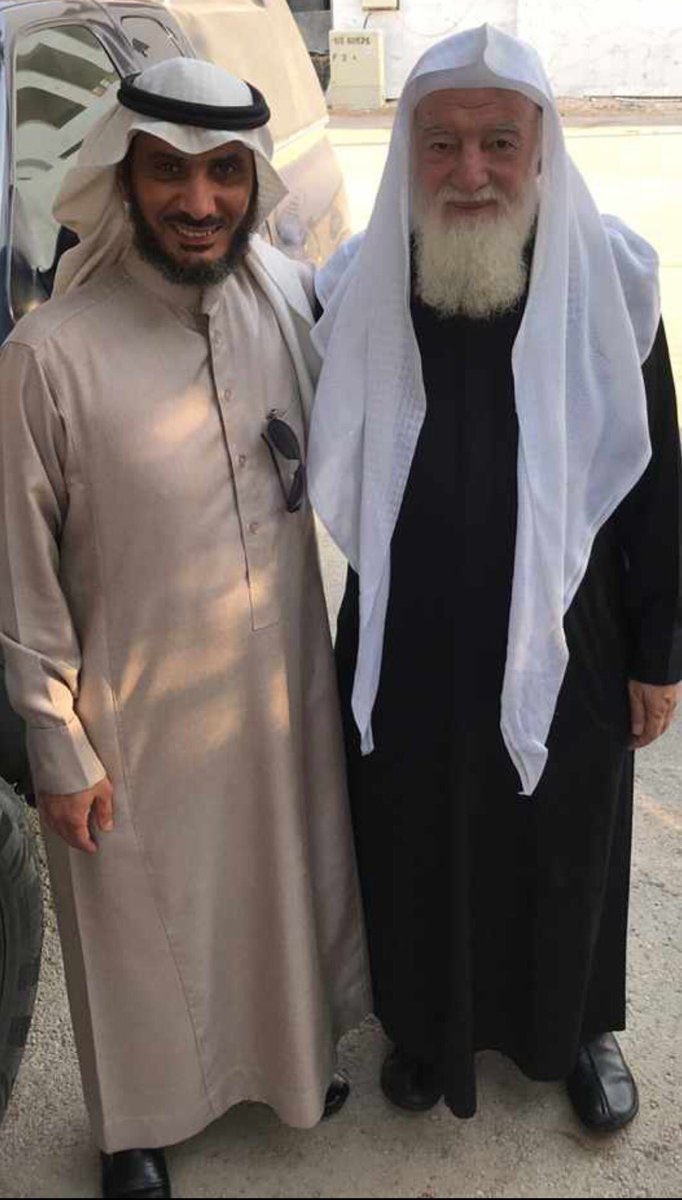 9999Naeaf's tweet photo. #عبدالرزاق_الحمد @Prof_Alhamad
قبل سنة وفي مثل هذى التاريخ 1442:9:8
توفى صديقي واخي الغالي على قلبي
 البروفسور(عبدالرزاق الحمد)
لم يذهب ألم الفقد حتى وأن مرت السنين
 لا زال خبر وفاتك عالق في مسمعي
 وكأنني بالأمس فقدتك
اسأل الله لك الفردوس الاعلى من الجنه🤲
لا تنسوه من خالص الدعاء https://t.co/JSxwRVvXAP