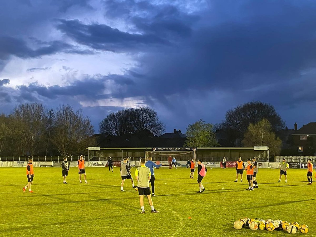 ChampionGoup's tweet image. A great night at our Academy open training session at @PooleTownFC yesterday evening 

Well done all players and staff involved. Thanks to Poole Town for use of their 1st team pitch #fulltime #footballprogram #Champion #joinus