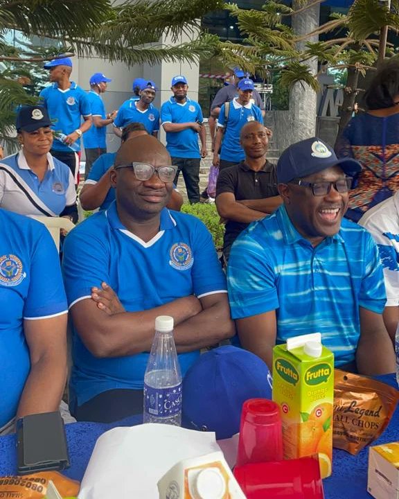 MyChinsure's tweet photo. We chose to relax today by going for a fitness walk. And it was so much fun. Scroll to see our fitness walk in pictures.
https://t.co/HHasi0oif4
#Insurance #FitnessWalk #HumansofCHI #SaturdayVibes https://t.co/sku5qncjwm