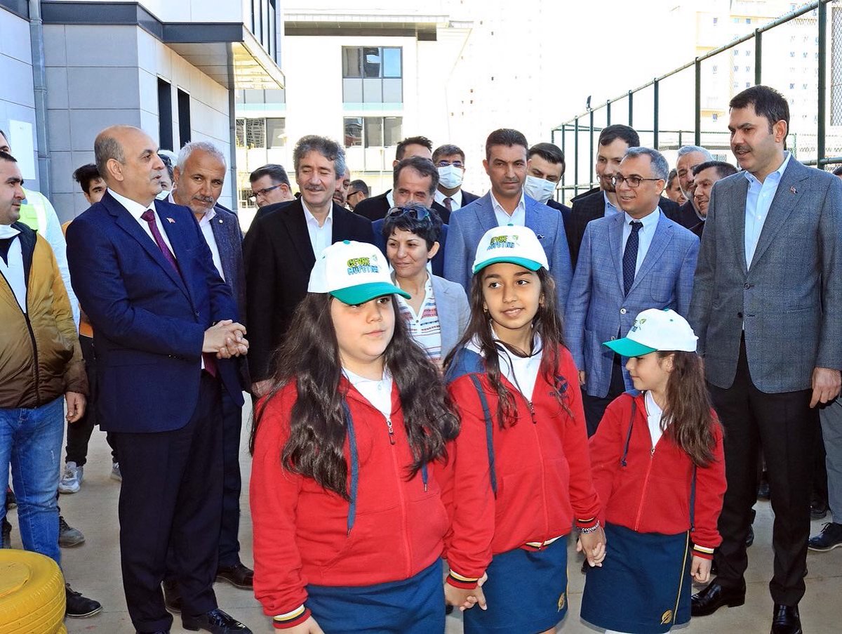 maltepemem34's tweet photo. .@csbgovtr Bakanımız Sn. @murat_kurum, @Akparti İstanbul Milletvekilimiz Sn. @OsmanBoyraz, Kaymakamımız Sn. @TiryakiBahri,İl Milli Eğitim Müdürümüz Sn. @memleventyazici ve beraberlerindeki heyet Fındıklı Mahallesinde hizmete giren okulları ziyaret ettiler. @tcmeb @h_aydogdumeb https://t.co/ZPgU8CsTAb