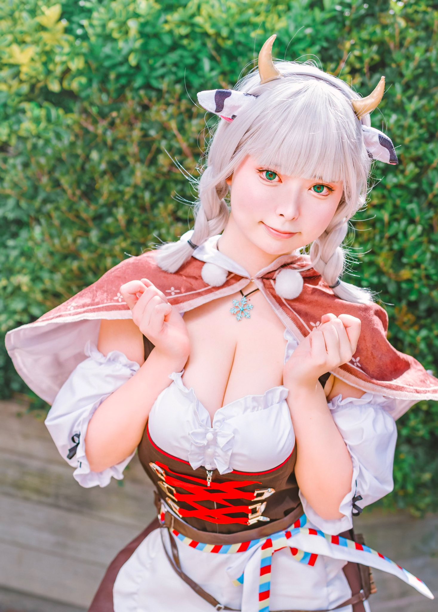 ライトニングボルト ホロライブ 白銀ノエル ディアンドル コスプレ