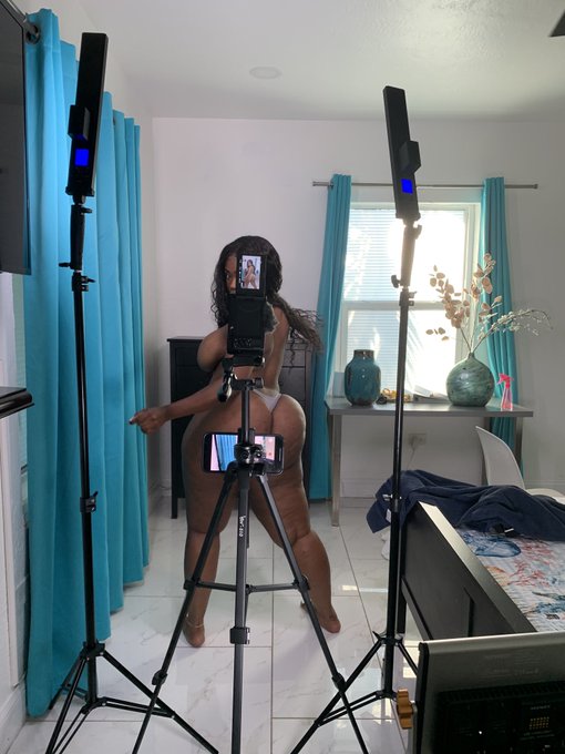 Another one of my crazy setups. #BTS shot with @paydayminaj  🎥 #firehousexxx https://t.co/1zS7AOBJjk<a href="/tag/bts"class="tags">#BTS</a><a href="/tag/firehousexxx"class="tags"><span>#firehousexxx</span></a>
